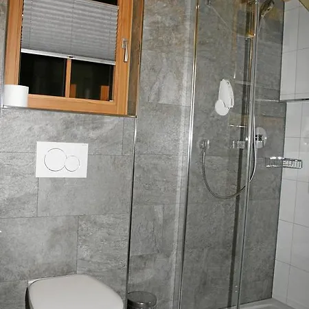Wiese Hotel Sankt Leonhard im Pitztal