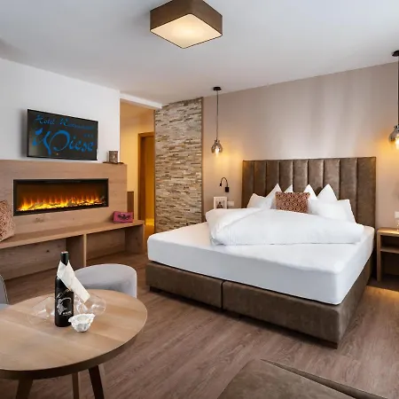 Wiese Hotel Sankt Leonhard im Pitztal