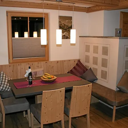 Wiese Hotel Sankt Leonhard im Pitztal