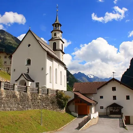 Wiese Sankt Leonhard im Pitztal